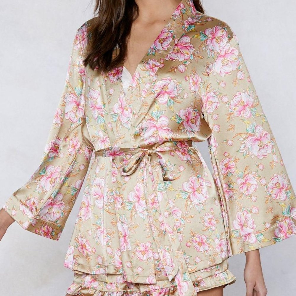 🌺HP!🌺 NWT Nasty Gal "It Stems From You" Gold Floral Kimono/Robe - US 8/Medium - Picture 3 of 7